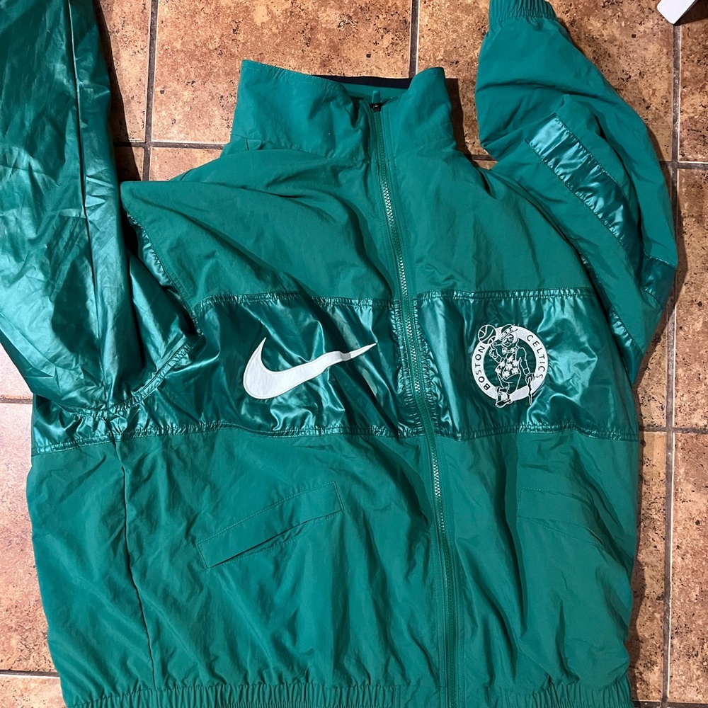 Boston Celtics Nike Green Windbreaker Jacket